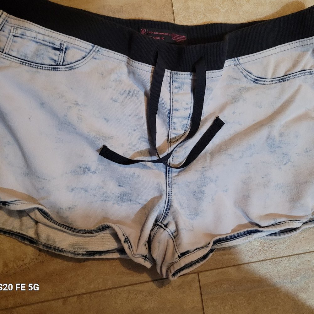 Short shorts